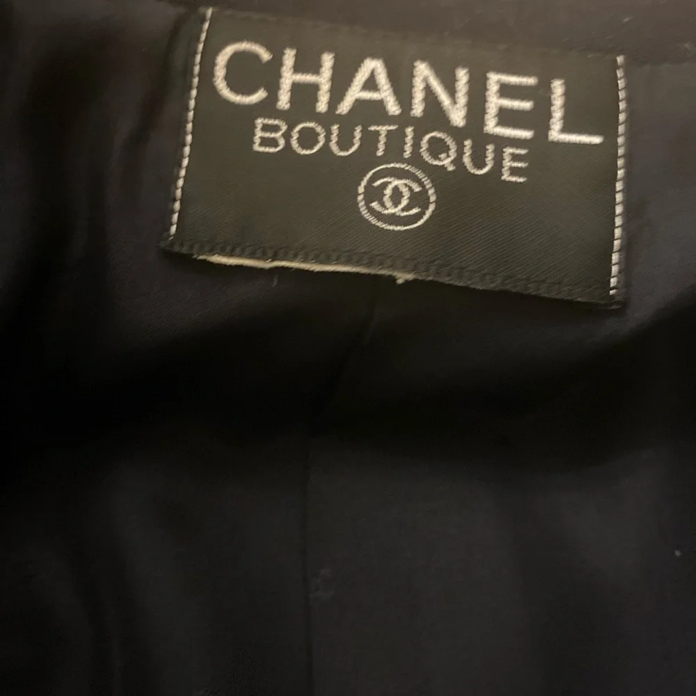 CHANEL elevate your